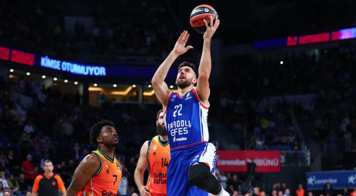 Anadolu Efes 1 sayı farkla kaybetti