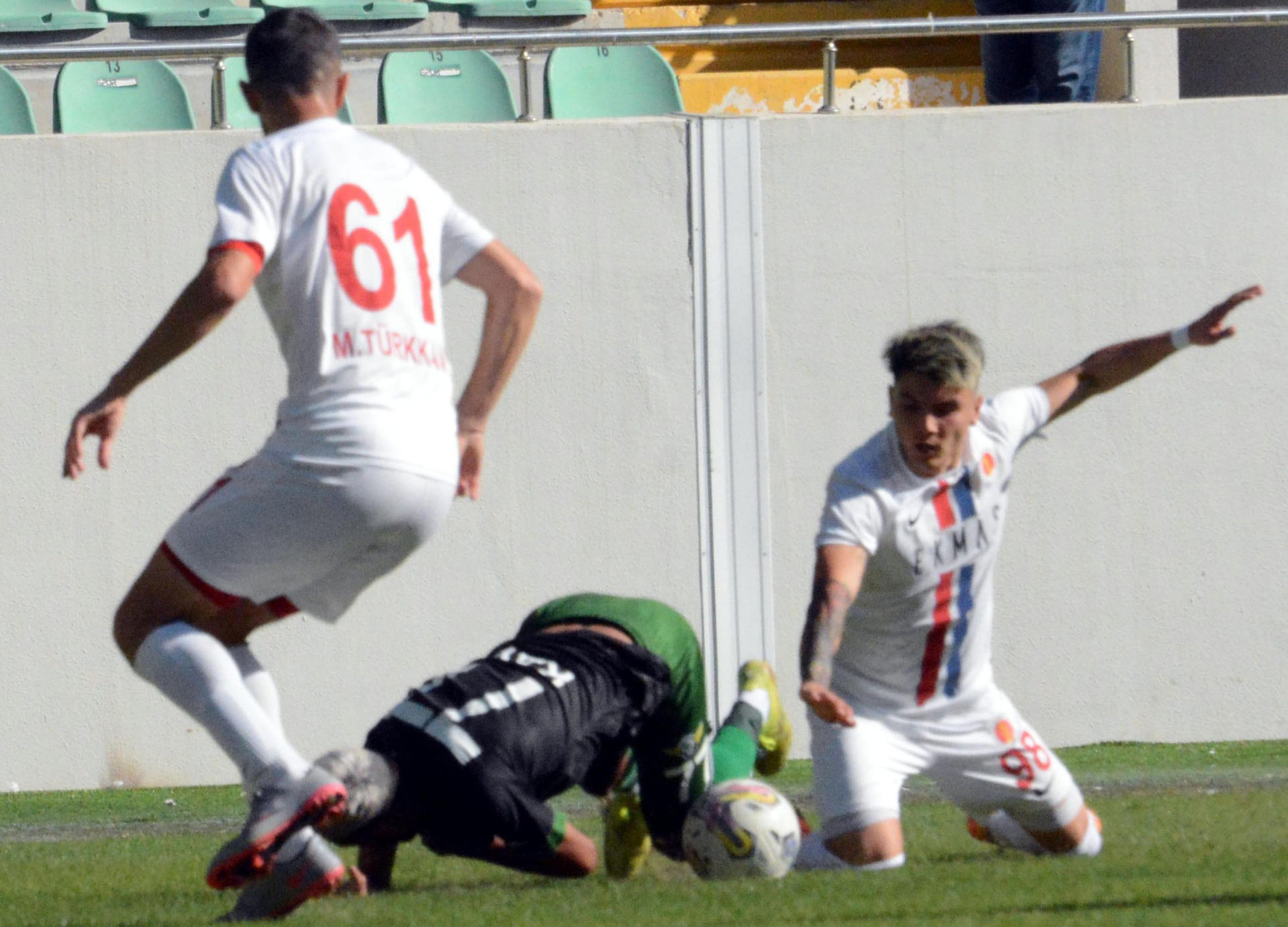 Akhisarspor gol atıp yemeyi unuttu