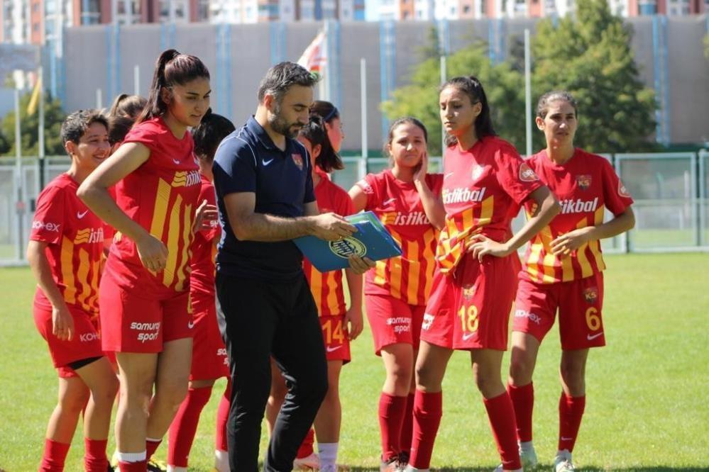 Kayseri Bayan FK, hafta içi mesaisinde