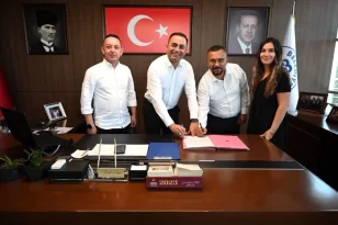 Biga Belediyesi ve Hizmet İş Sendikası arasında yüzde 80 zam protokolü imzalandı