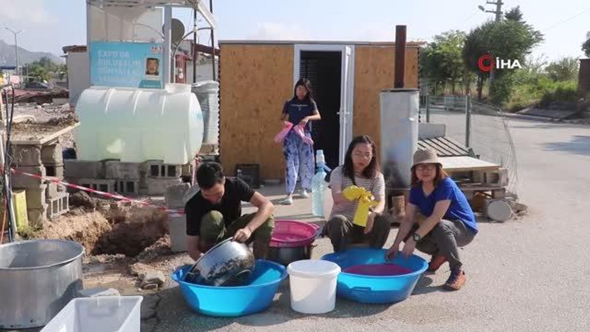 Dünyanın dört bir yanından gelip enkaz kentte bulaşığın başına geçtiler