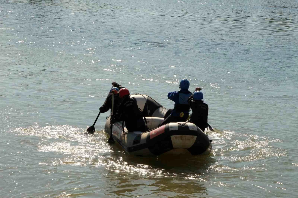 Genç Gençlik Rafting Spor Kulübü, Milli Forma Hedefiyle Murat Nehri’nde Antrenman Yapıyor