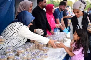 Sancaktepe Belediyesi Muharrem Ayı’nda 10 Bin Kişiye Aşure Dağıttı