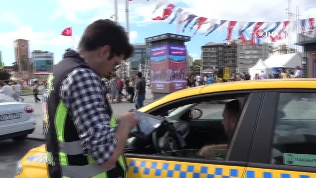 Taksim’de ticari taksi denetimi yapıldı