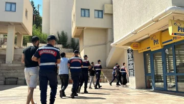 Jandarma, Marmaris’te 5 organizatör ve 27 düzensiz göçmeni yakaladı