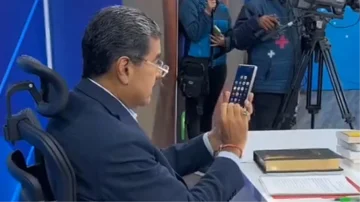 Maduro sosyal medyaya savaş açtı! Önce WhatsApp’ı sildi, şimdi X’e erişim yasağı getiriyor